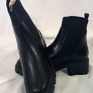Combat boots